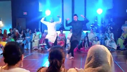 Best Mehndi Dance 2015 - Zaid and Anza - Surprise Groom Performance