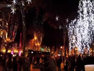 বড়দিন উপলক্ষে নতুন সাজে প্যারিস