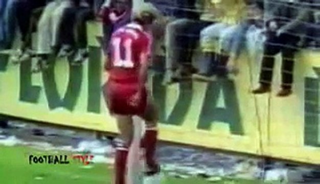 Самые издевательские голы в футболе за все время - Топ 10 издевательских голов