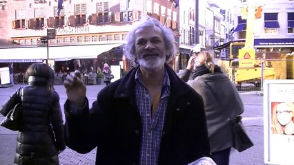 Продавец свежей прессы!