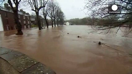 İngilterede fırtına alarmı