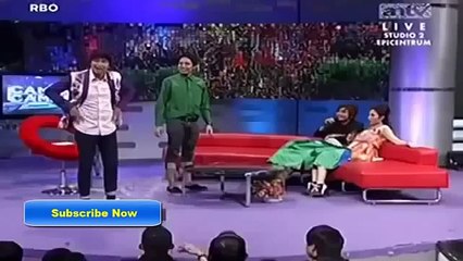 Pelecehan terhadap Julia Perez, tukang Hipnotis Pegang Payudara Jupe !