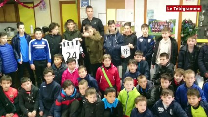 Football. Romain Thomas, le Père Noël du Landerneau FC