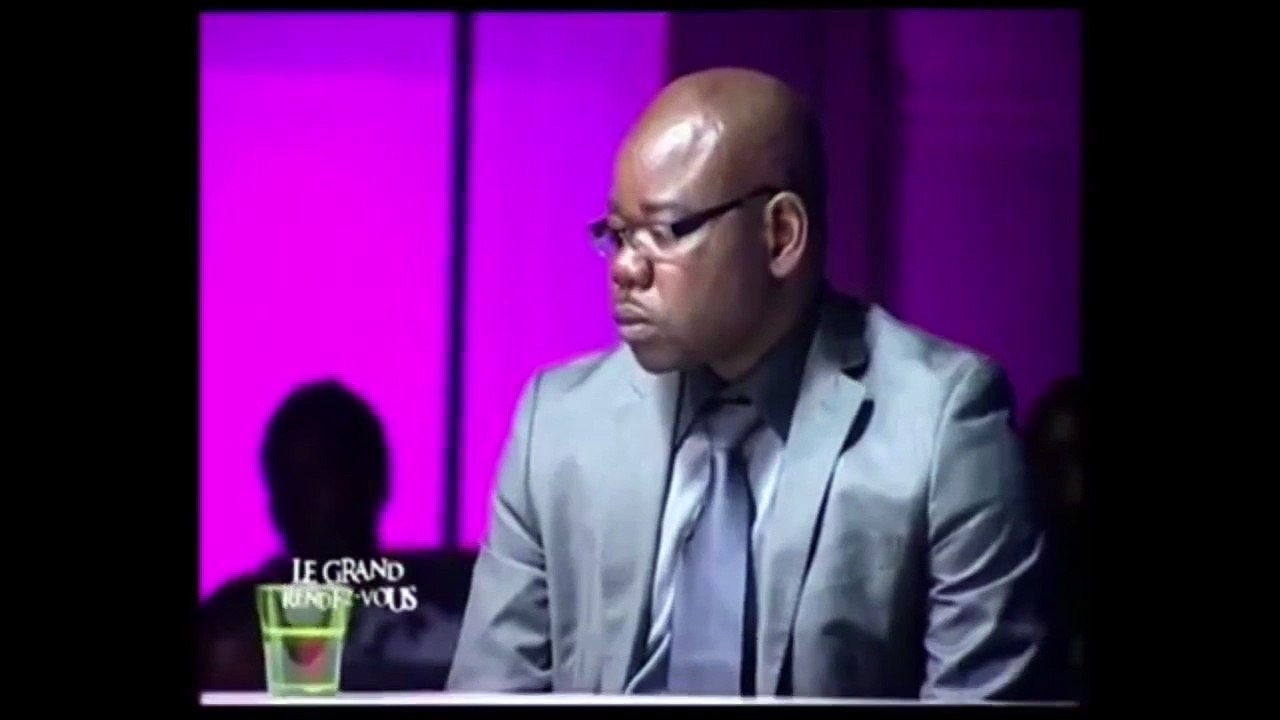 Kemi Séba s'entretient avec l'amabassadeur d'Iran