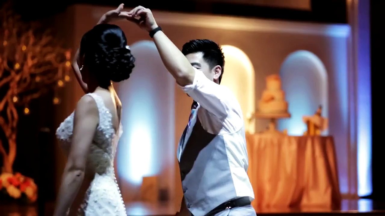 Cute Couple Does First Dance To Ed Sheeran's "Thinking Out Loud" and it's BEAUTIFUL!