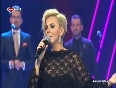 Ayşe İnak Ekiz-Ben Yürürüm Yane Yane