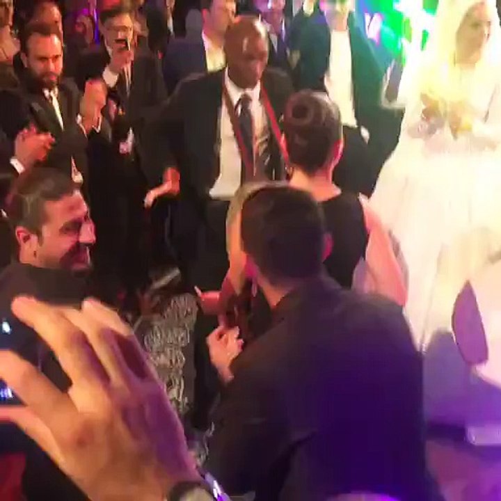 Atiba'dan davul şov!