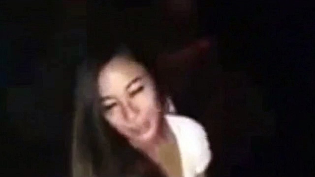 sa copine le trompe juste avant le mariage et il l a prend en flagrant delit