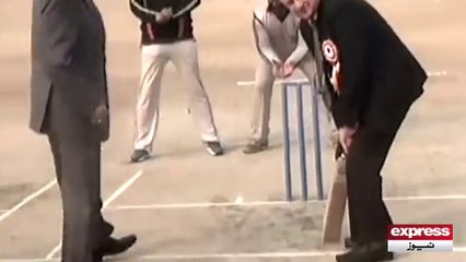 shahryar khan out 1st ball