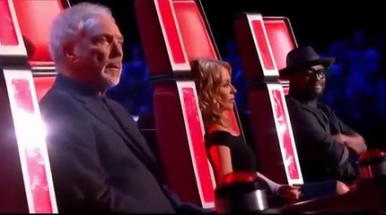 حزن الليل في ذا فويس بريطانيا مشترك وصوت الناي يجعل اللجنة في ذهول فوق الوصف