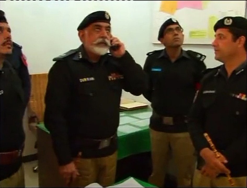 IG KPK Nasir Durrani Makes Surprise Visit to a Local Police Station