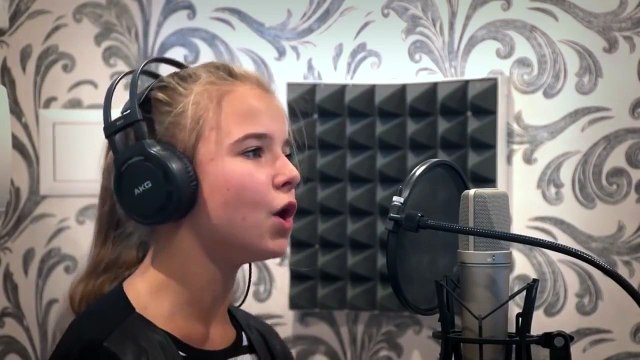 Девочка оболденно поет Кукушку посмотрите не пожалеете