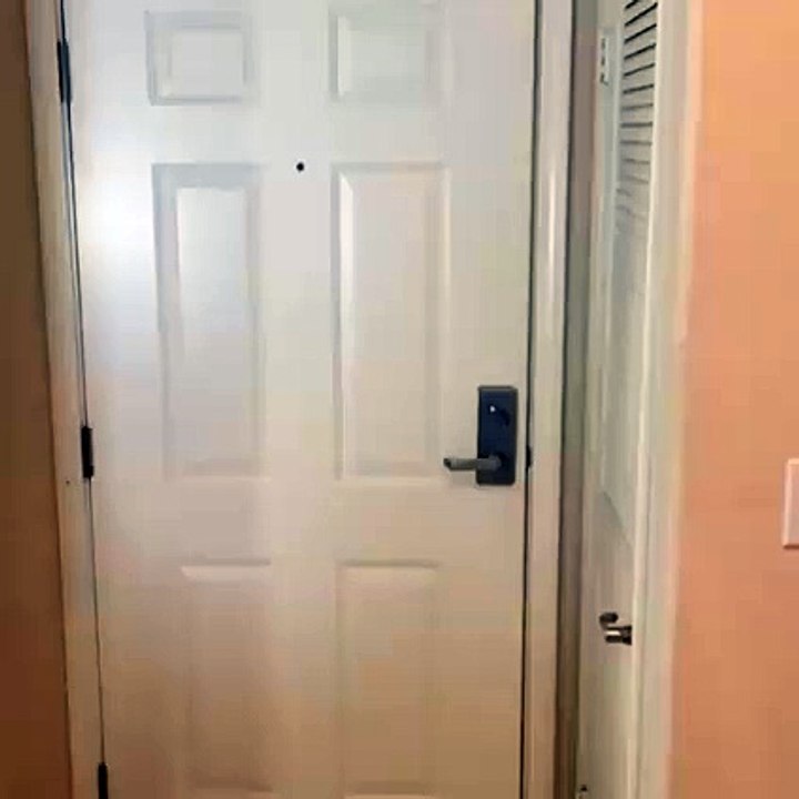 How's Girls Looks Without Makeup