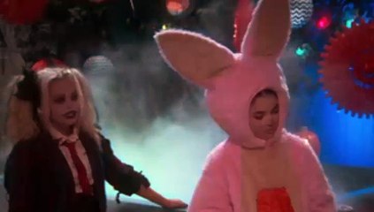 Best Friends Whenever - Cyd and Shelbys Haunted Escape