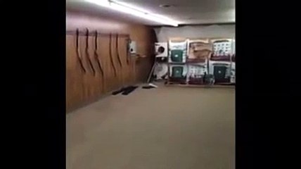 Stephen Amell practice archery (Martin Archery)