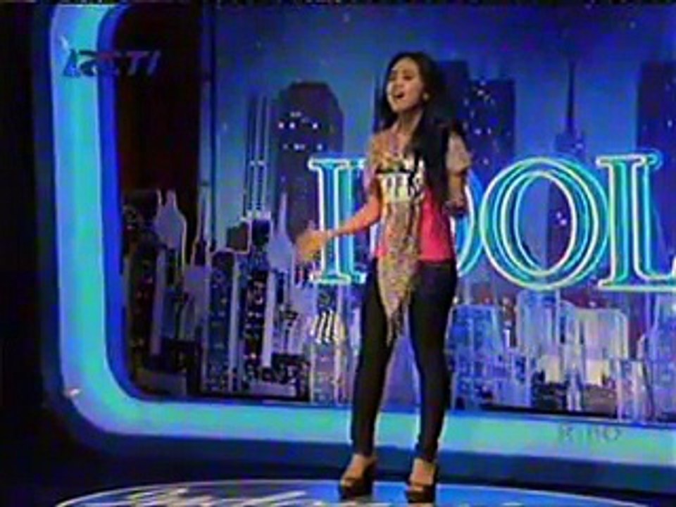 SPG Menggoda Ahmad Dani dan Anang di Audisi Indonesian Idol 2014
