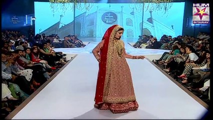 Ayeza Khan walked on the ramp at Bridal couture week 2014
