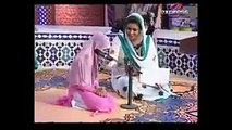 Meray Aaqa ka Roza Madenay Me Hai Hearth Touching Naat by Little Pakistani Girl