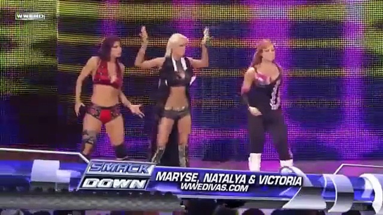 WWE Michelle McCool,The Bella Twins and Maryse,Victoria,Natalya show