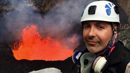 Le selfie le plus dangereux du monde: dans un volcan