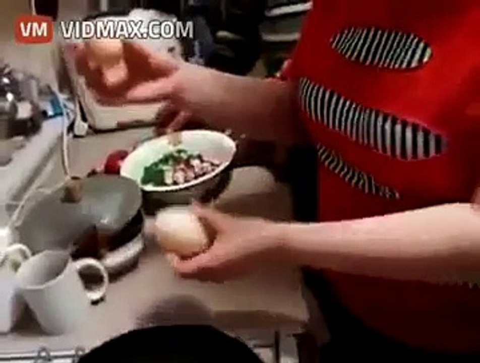 Giant Omelet egg with a surprise ...