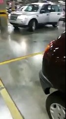 Homem Perde Completamente A Cabeça!