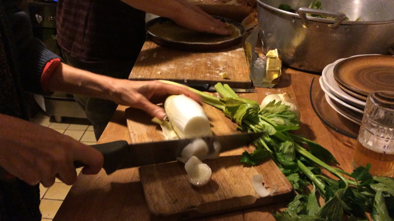 Préparation d'un repas-récup' issu du glanage