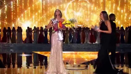 2015 Miss Universe - Miss Colombia Paulina Vega Crowning Moment