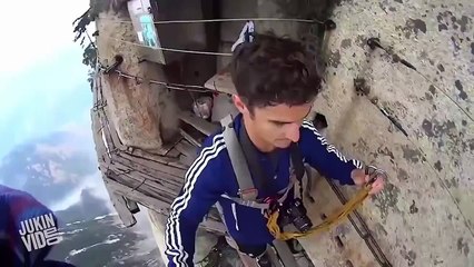 Gereksiz Cesaretler (Yükseklik Korkusu Olan İzlemesin)