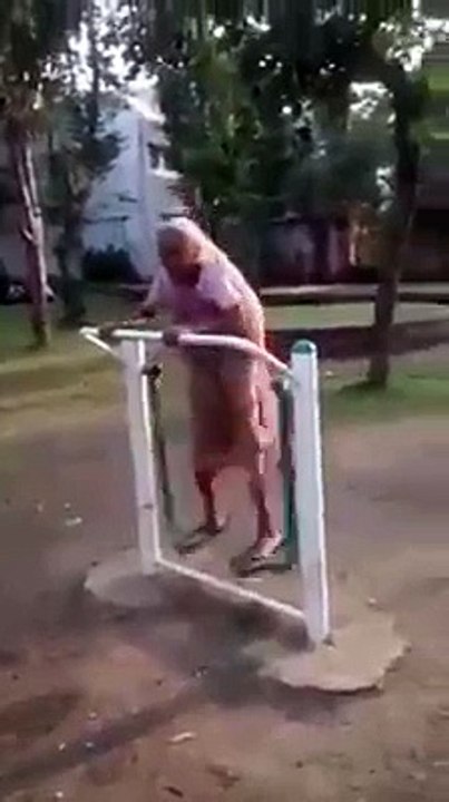 Old lady think like children