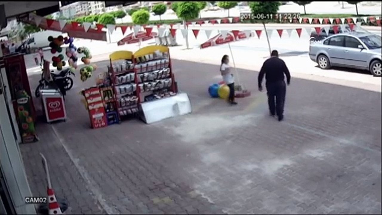Silahlı kavga güvenlik kamerasında