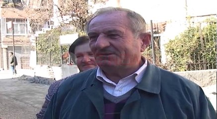 Festat e fundvitit, qytetarët e Beratit: Mund të blejmë vetëm ushqimet bazë- Ora News