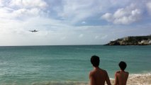 AA Landing at St Maarten