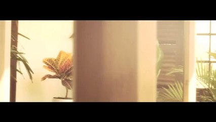 Clip de vídeo 1 de "Palmeras en la nieve", protagonizada por Mario Casas y Adriana Ugarte