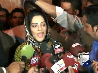 Nadia Gabol visits Bisma’s home in Lyari