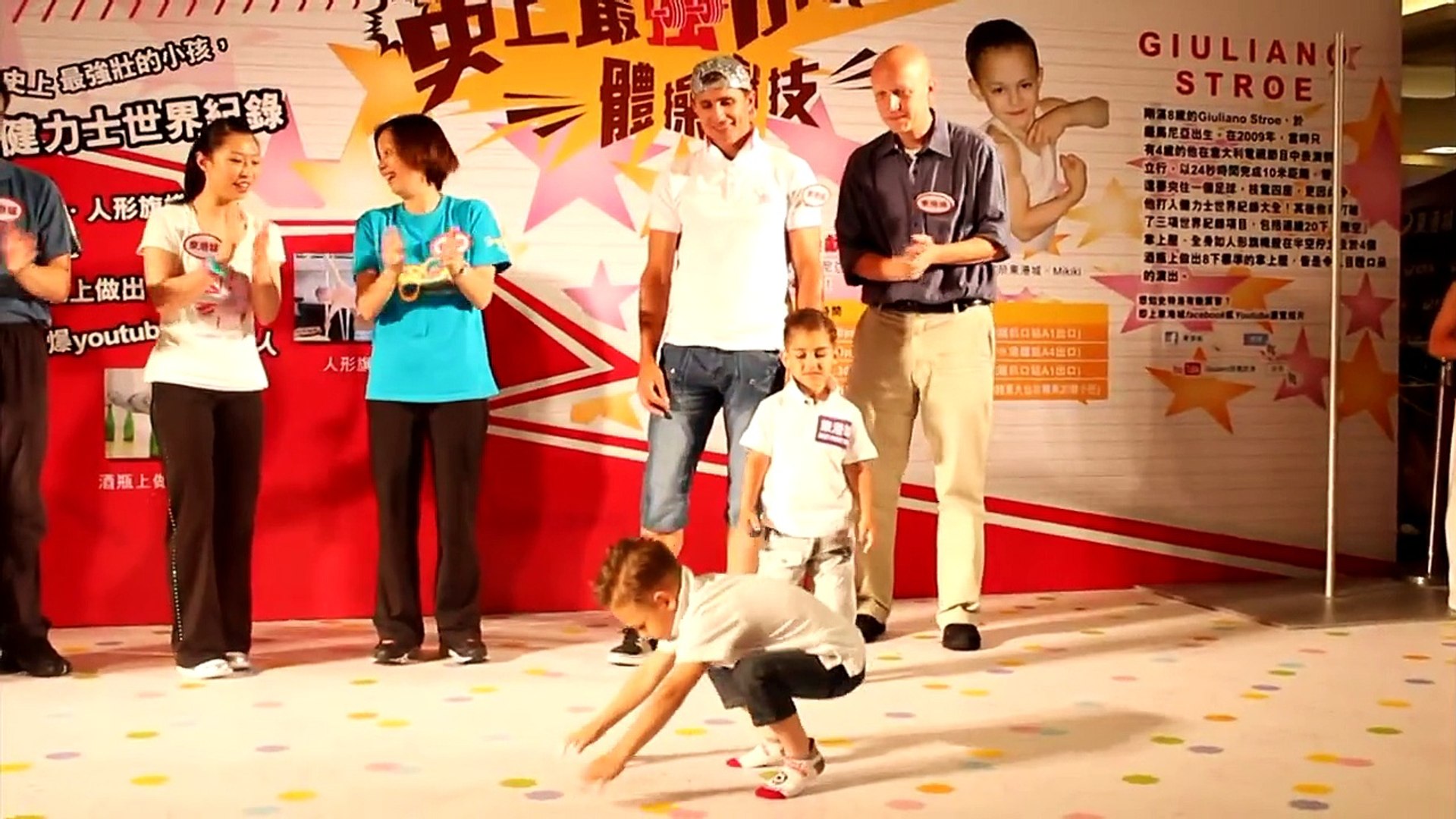 ⁣flash me paparazzi