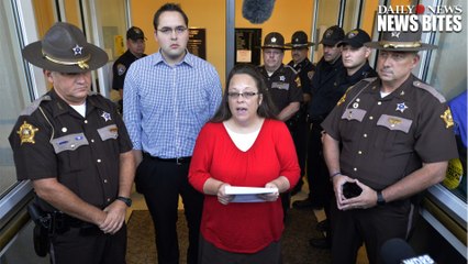 Kentucky Clerk Kim Davis Blocked Same-Sex Weddings is "Miserably at Marriage’