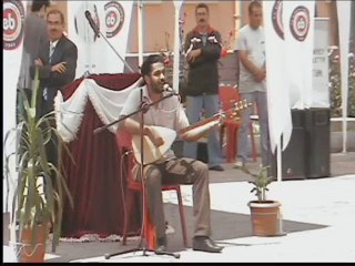 EMRAH METİN--YÜRÜYORUM DİKENLERİN ÜSTÜNDE (KONSER)