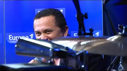 Yuri Buenaventura met l'ambiance avec "El guajiro del monte"