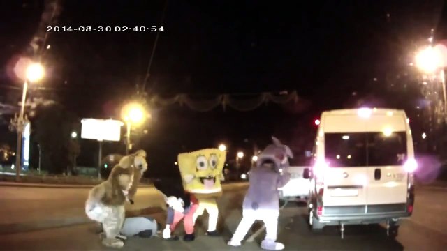 Авто приколы на дорогах. Автомобильные приколы с девушками за рулем, дтп, пешеходами и т.д