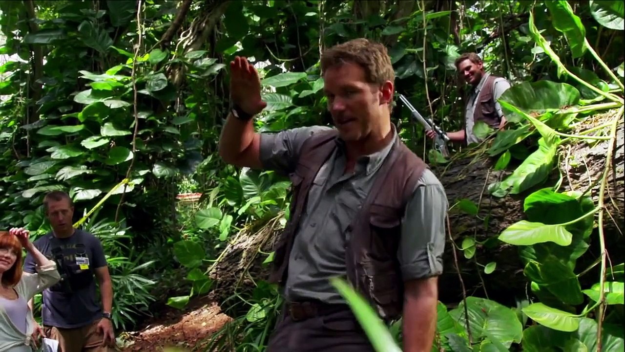 Jurassic World Behind the Scenes - Chris Pratt Stunts 101 (2015) - Chris Pratt Movie HD