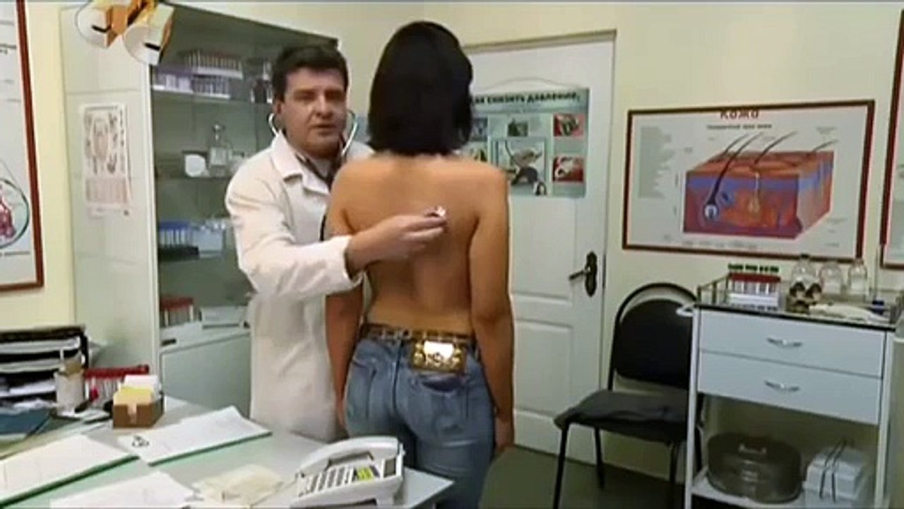 Doktor muayenede kim içeri girmek istemezki