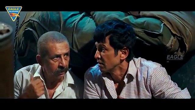 Chaalis Chauraasi Movie || Climax Fight Comedy Scene || Naseeruddin Shah, Atul Kulkarni