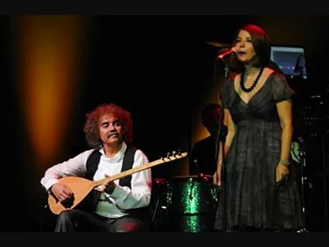 Grup Yorum-Beni Sana Sımsıkı Sarılı Görenler Olmuş