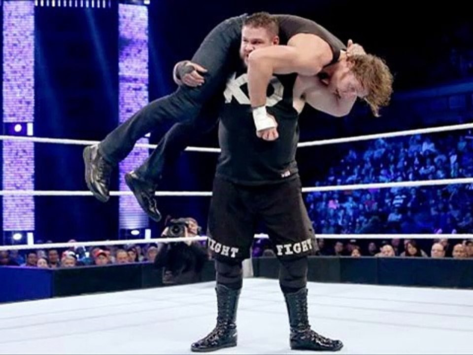WWE Super SmackDown 22-12-2015 Dean Ambrose vs Ziggler vs Kevin Owens Intercontinental Championship