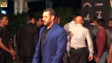 Salman Khan ALMOST falls down his CHAIR LAUGHING   Colors Stardust Awards 2015