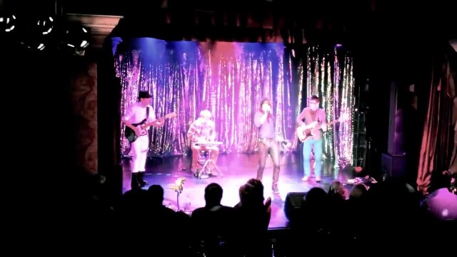 vMetro - «Расскажи, Снегурочка» (из м/ф «Ну погоди») (Театр на Коломенской, Новый год-2013) (Шпонкс)