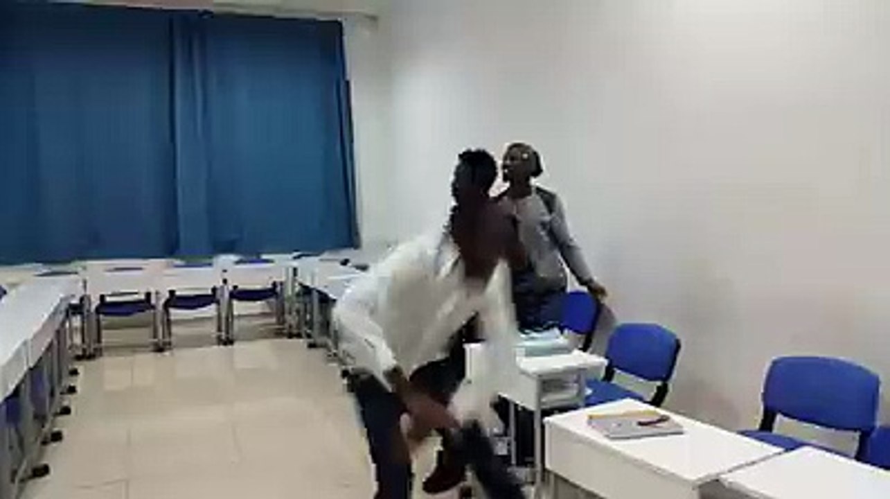 Sınıf da Ankara Havası Çalınca Bakın Zenciler ne yaptı