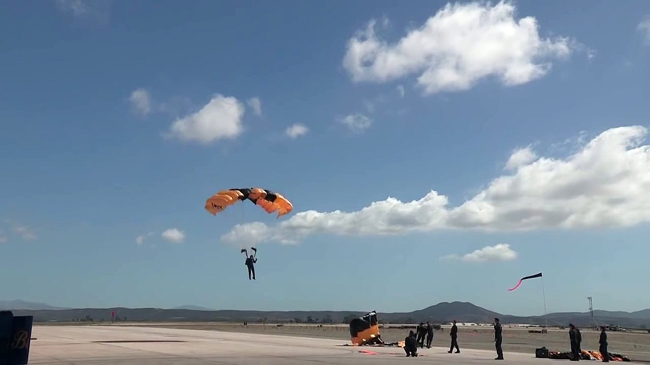 SUPER AWESOME aerobatics air show display by the US Air Force
