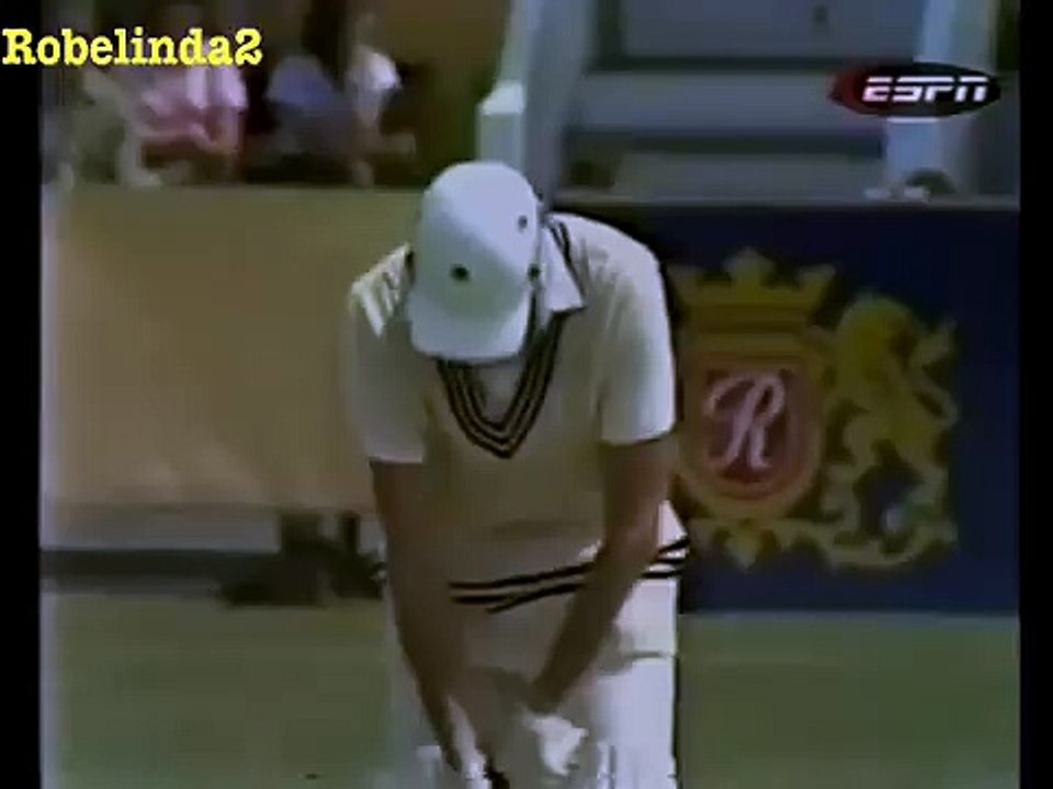 Wasim Akram;ignores umpire,and tries.to kill a #11-batsman